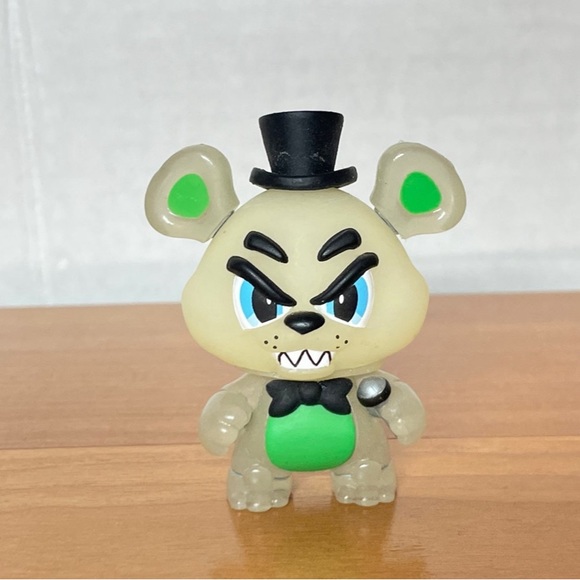 Five nights at freddy's Glow In The Dark Freddy Collectable Toy Figure 2016 - Picture 1 of 8